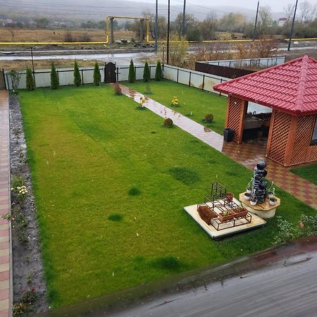 Villa Casa De Inchiriat In Vaslui Exterior foto